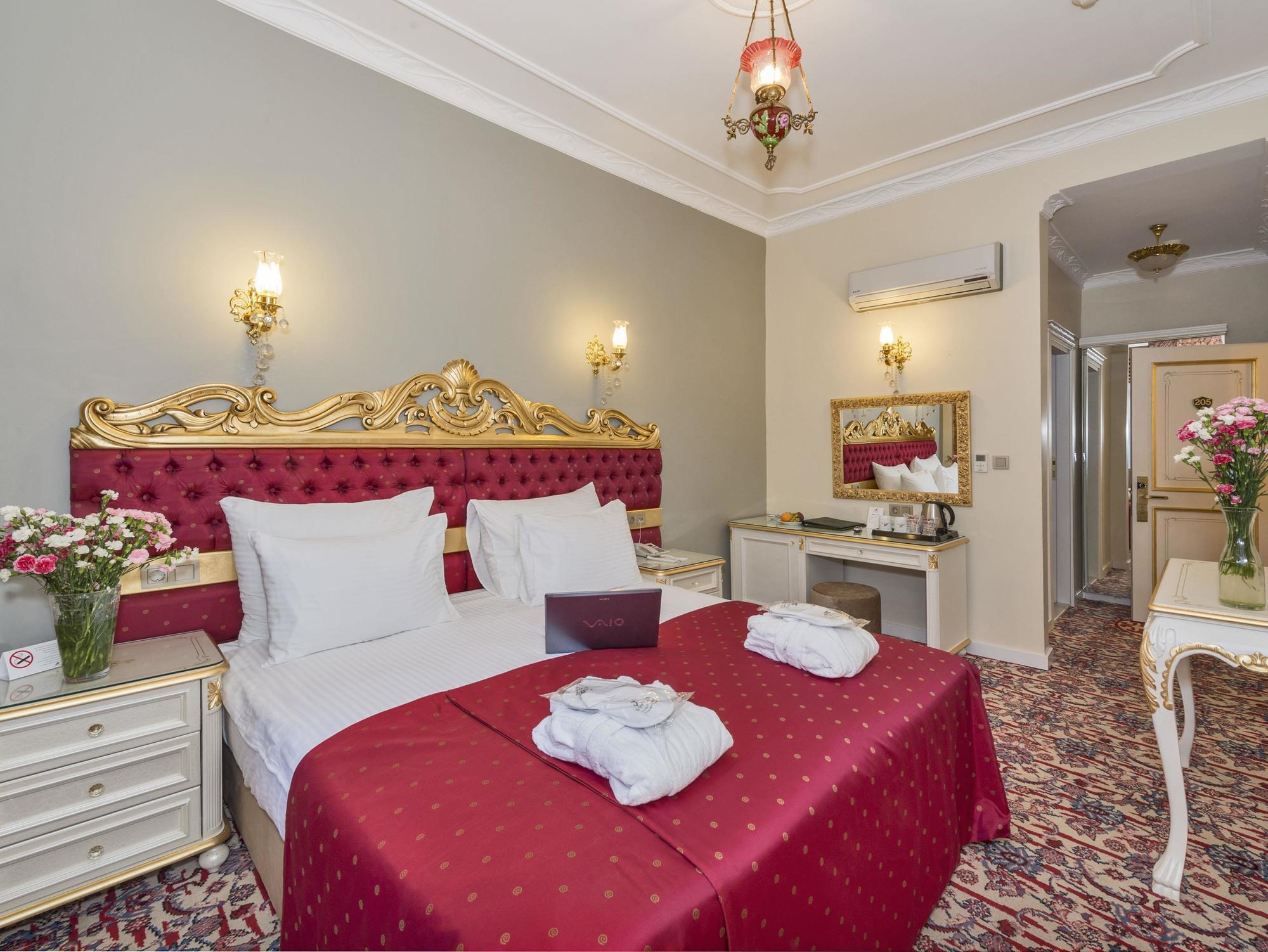 By Murat Crown Hotel Taksim Istanbul Exterior photo